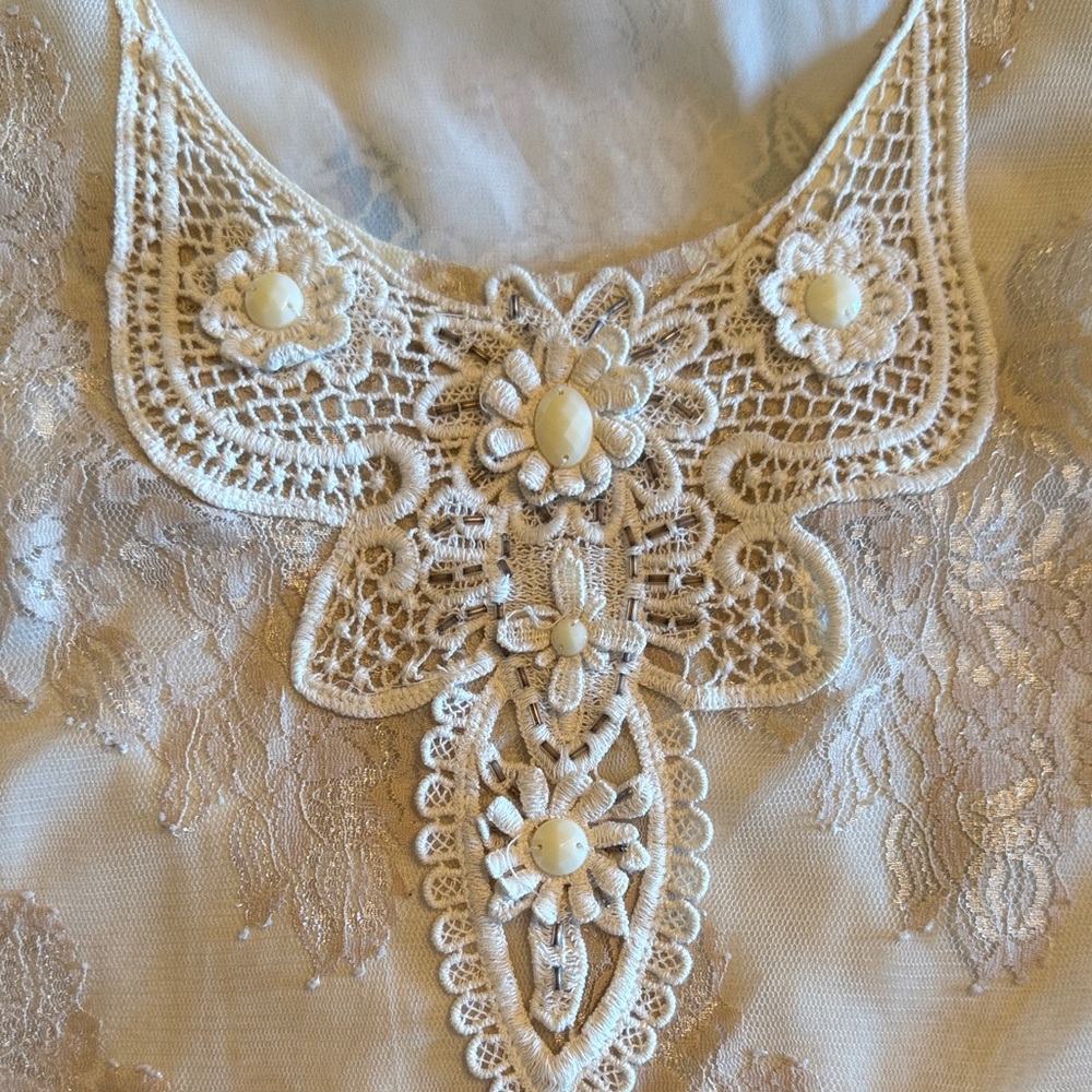 Studio Y Short Sleeve Top With La E Overlay And Beaded Neckline. Size L View 4